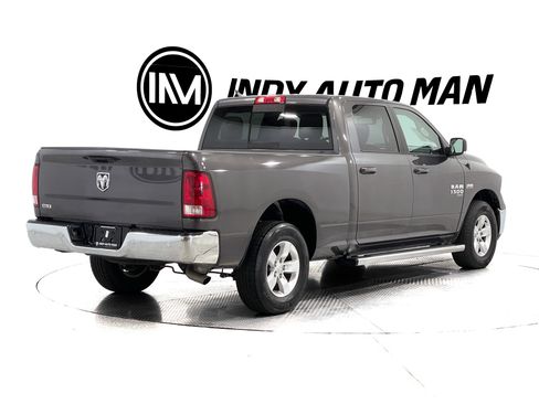 Used 2020 RAM 1500 Classic SLT w/ Luxury Group RWD image 4