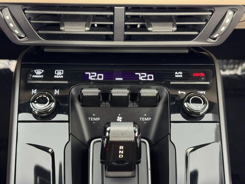 Used 2025 Porsche 911 Carrera image 31