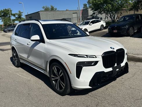Used 2024 BMW X7 xDrive40i w/ Executive Package AWD/4WD image 3
