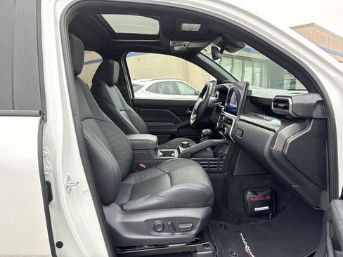 Used 2024 Toyota Tacoma TRD Sport w/ TRD Sport Premium Package image 27