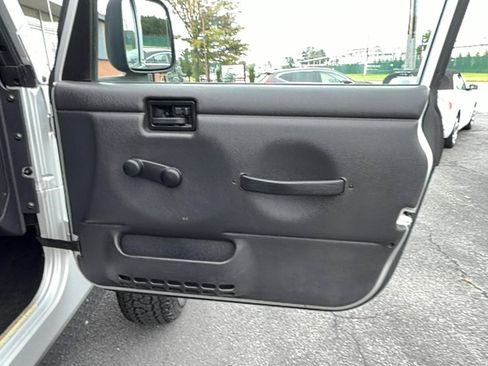 Used 2005 Jeep Wrangler Rubicon AWD/4WD image 19