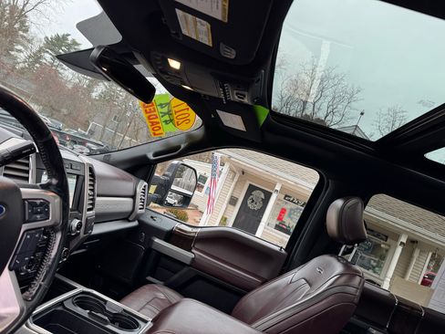 Used 2017 Ford F350 Platinum image 4