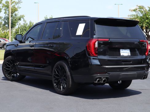Used 2026 GMC Yukon Denali Ultimate w/ LPO, Floor Liner Package AWD/4WD image 3
