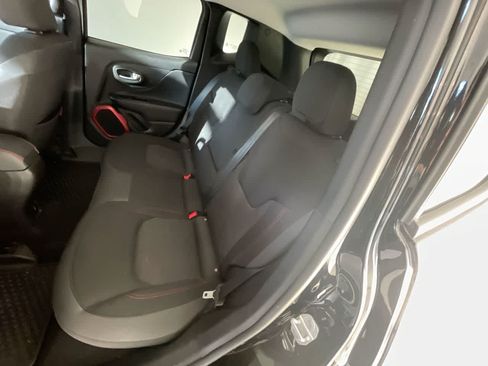 Used 2017 Jeep Renegade Trailhawk w/ Popular Equipment Group AWD/4WD image 22