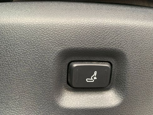 Used 2025 Toyota Tacoma TRD Off-Road image 23