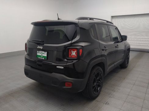 Used 2021 Jeep Renegade Latitude FWD image 9