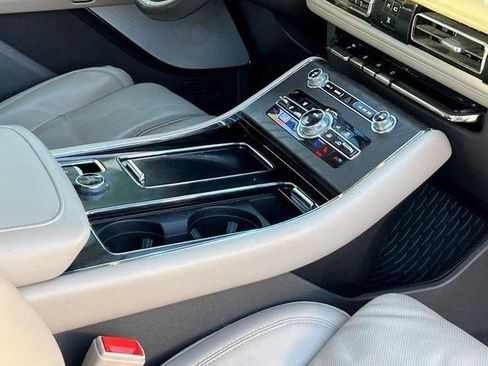 Used 2021 Lincoln Aviator Reserve w/ Equipment Group 202A image 12