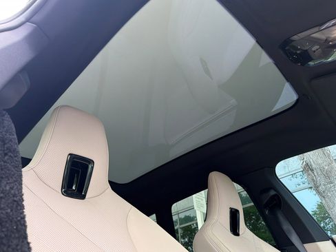 Used 2023 BMW iX xDrive50 w/ Premium Package image 21