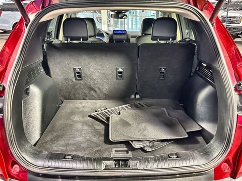 Used 2020 Ford Escape Titanium image 34