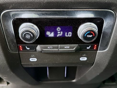 Used 2023 GMC Yukon XL Denali AWD/4WD image 26