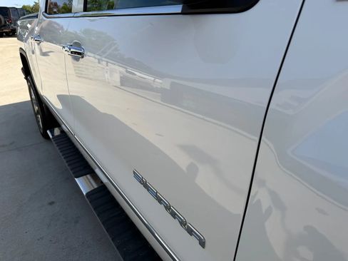 Used 2017 GMC Sierra 1500 SLT w/ SLT Premium Package image 61