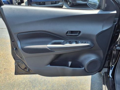 New 2025 Nissan Kicks Play S image 8