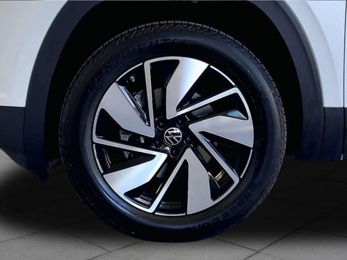 New 2026 Volkswagen Atlas SE FWD image 11