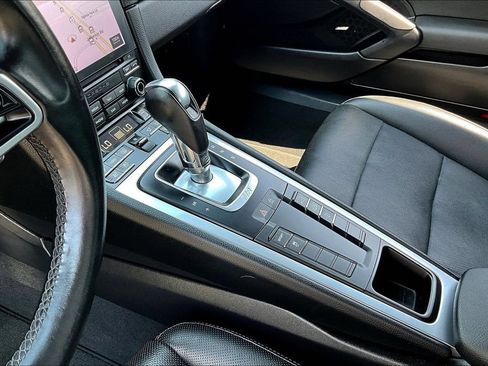 Used 2023 Porsche 718 Cayman RWD image 18