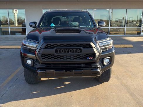 Used 2023 Toyota Tacoma TRD Sport image 2