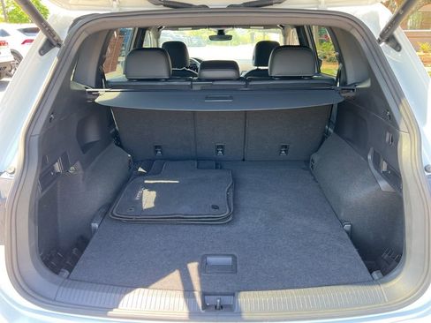Used 2024 Volkswagen Tiguan SEL R-Line image 13