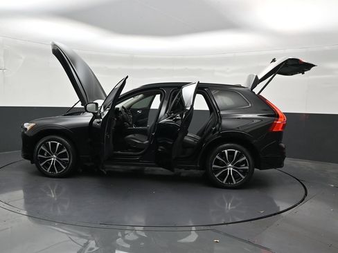 Certified 2024 Volvo XC60 B5 Plus w/ Protection Package Premier AWD/4WD image 37