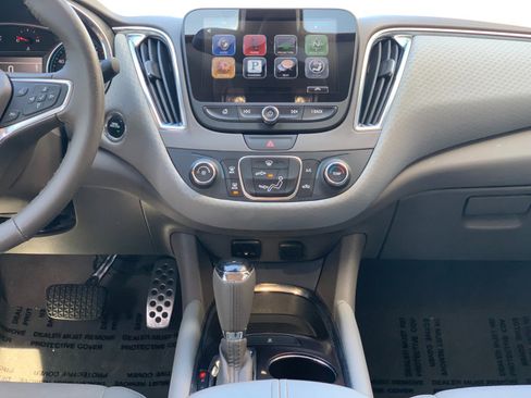 Used 2016 Chevrolet Malibu LT image 21