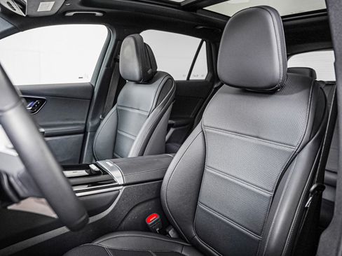 Certified 2026 Mercedes-Benz GLC 300 image 8