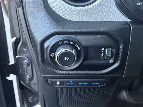 Certified 2025 Jeep Wrangler Willys 4xe image 27