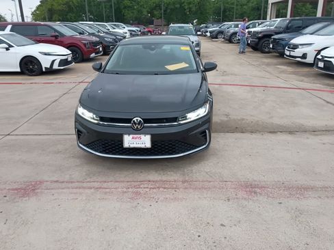 Used 2025 Volkswagen Jetta S image 5