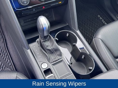 Used 2023 Volkswagen Atlas Cross Sport SE w/ Panoramic Sunroof Package image 18