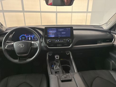 Used 2024 Toyota Grand Highlander FWD image 9