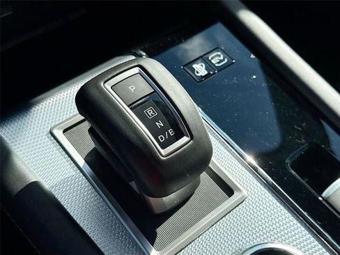 New 2025 Mitsubishi Outlander SEL image 17