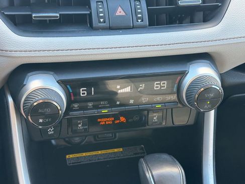 Certified 2021 Toyota RAV4 XLE Premium AWD/4WD image 20