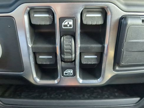 Used 2021 Jeep Wrangler Unlimited Sport image 19