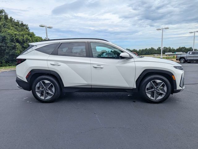 Used 2025 Hyundai Tucson SEL FWD image 3
