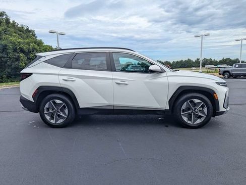 Used 2025 Hyundai Tucson SEL FWD image 3