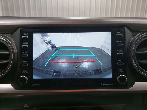 Used 2022 Toyota Tacoma SR5 w/ SR5 Appearance Package (SM) image 39