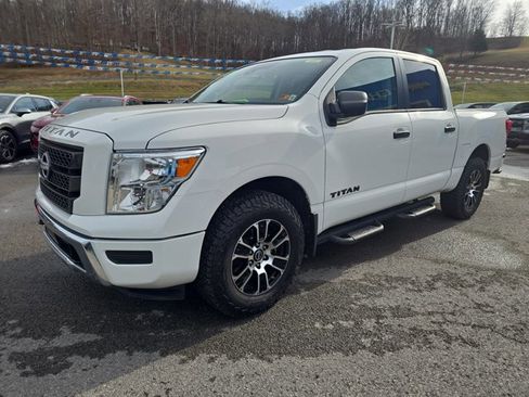 Used 2023 Nissan Titan SV w/ Accessory Utility Package image 10