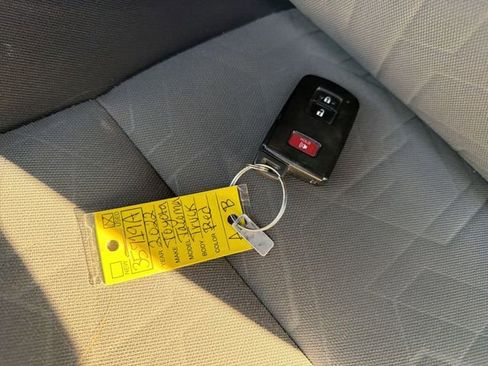 Certified 2022 Toyota Tacoma TRD Off-Road w/ Technology Package image 34