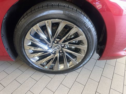 Used 2024 Lexus ES 350 w/ Accessory Package (Z2) FWD image 8