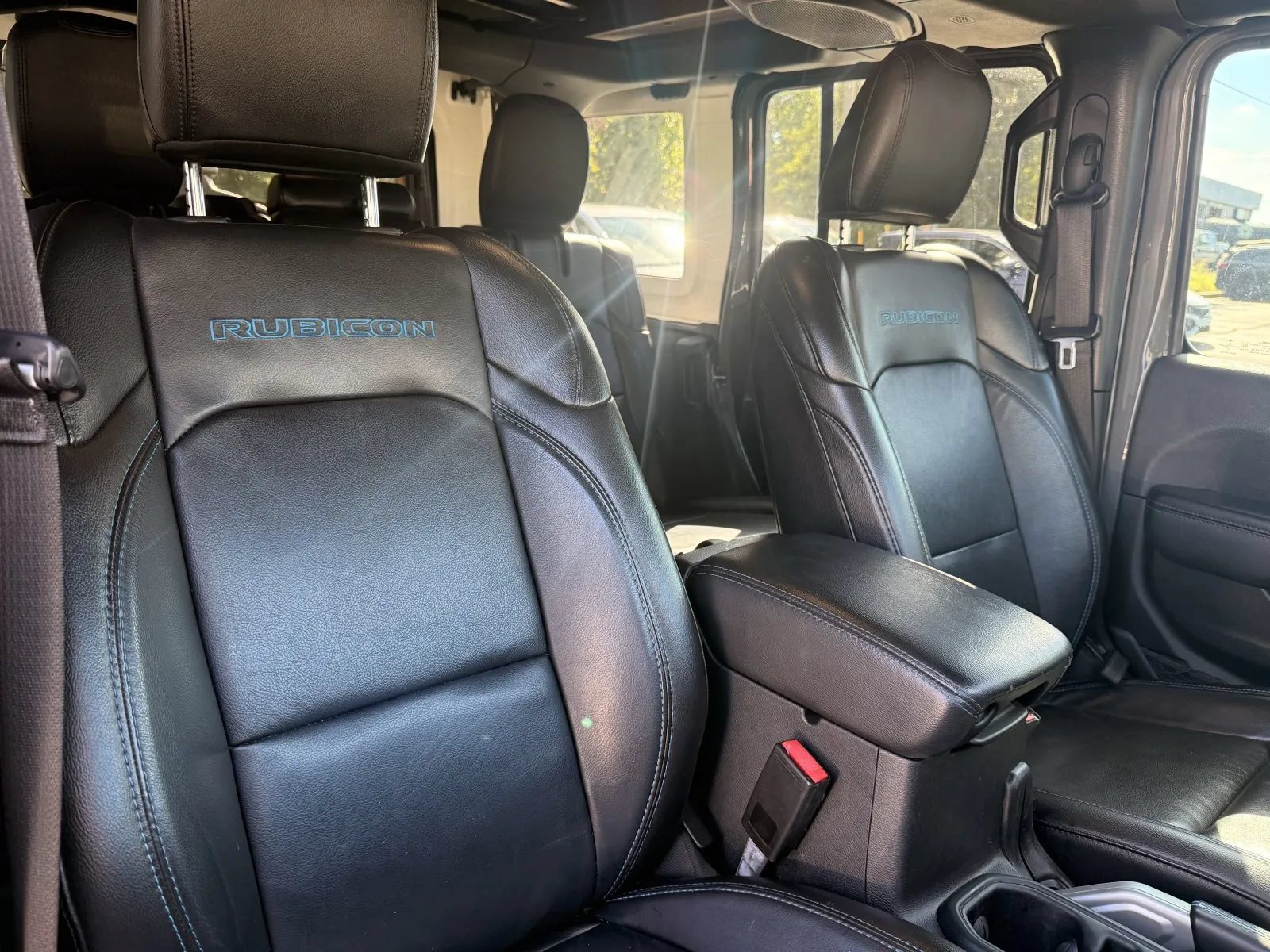 Used 2021 Jeep Wrangler Unlimited Rubicon 4xe w/ Cold Weather Group AWD/4WD image 12