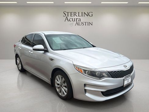Used 2017 Kia Optima EX FWD image 3