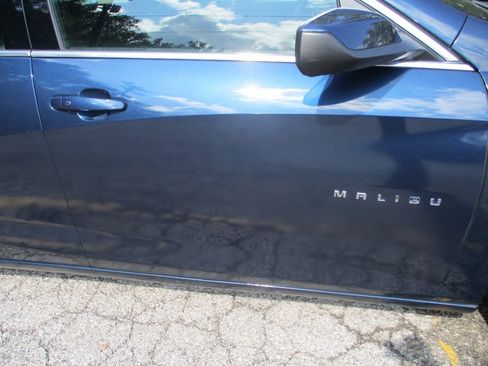 Used 2019 Chevrolet Malibu LT FWD image 21