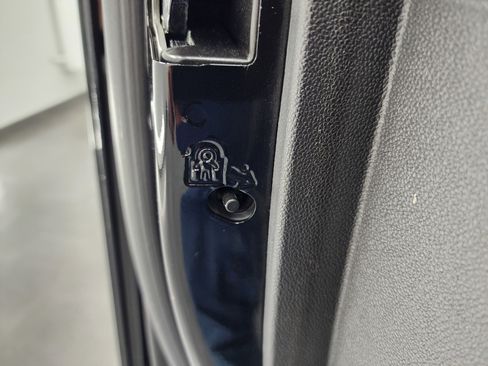 Used 2022 Chevrolet Silverado 3500 High Country w/ Snow Plow Prep/Camper Package image 44