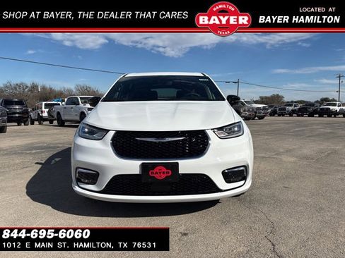 New 2026 Chrysler Pacifica Select image 1