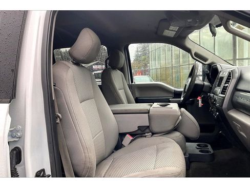 Used 2017 Ford F350 XLT w/ Camper Package image 7