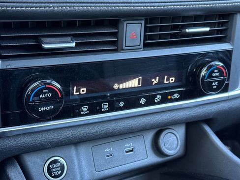 Certified 2023 Nissan Rogue SV image 23