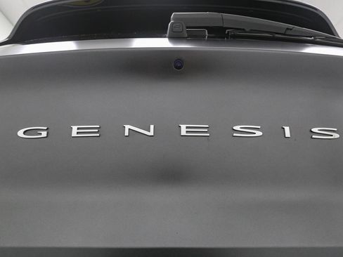 Used 2022 Genesis GV80 3.5T Prestige Signature w/ Winter Weather Package image 12