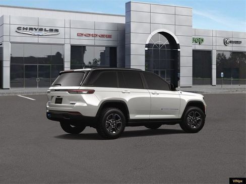 New 2023 Jeep Grand Cherokee Trailhawk w/ Advanced Protech Group II image 8