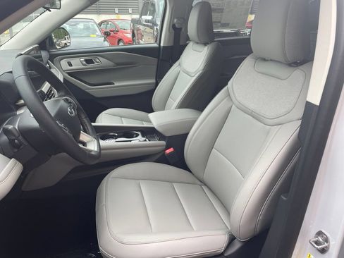 New 2026 Ford Explorer Active w/ Active Comfort Package AWD/4WD image 12