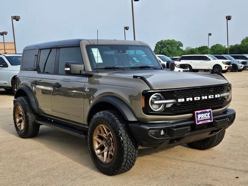 Used 2025 Ford Bronco Outer Banks AWD/4WD image 3