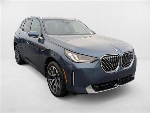 Used 2025 BMW X3 xDrive30i w/ Premium Package image 6