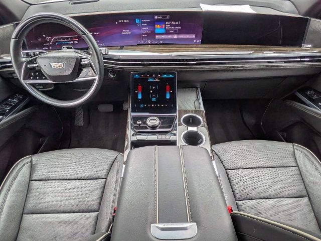 Certified 2025 Cadillac Escalade Premium Luxury AWD/4WD image 18