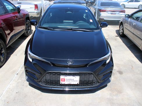 Used 2025 Toyota Corolla SE FWD image 4